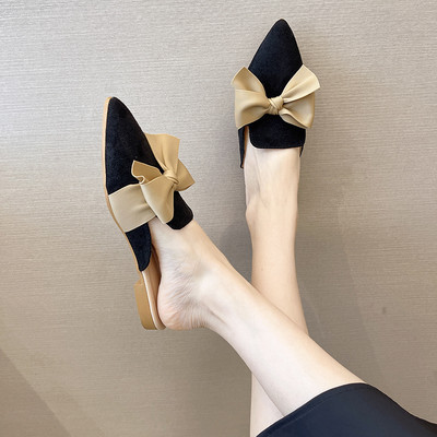 Γυναικείες κλειστές παντόφλες με κορδέλα