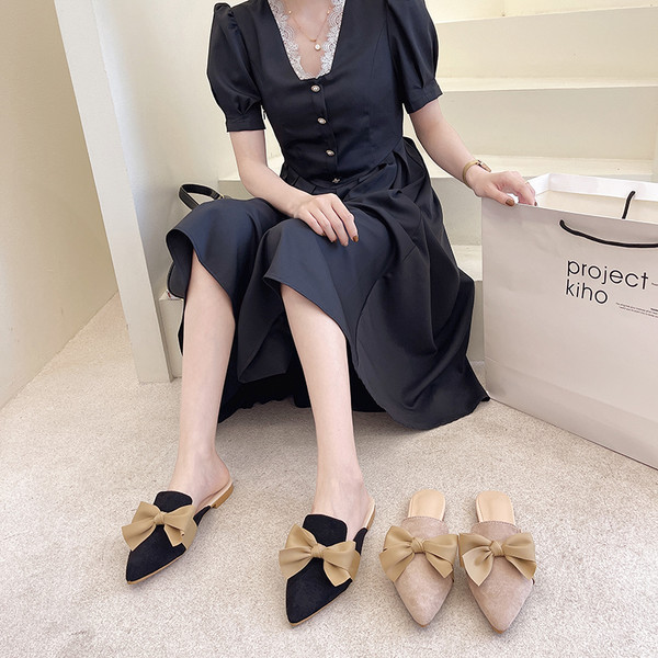 Γυναικείες κλειστές παντόφλες με κορδέλα