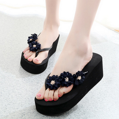 Ikdienas sieviešu čības ar 3D ziedu rotājumu, piemērotas arī pludmalei