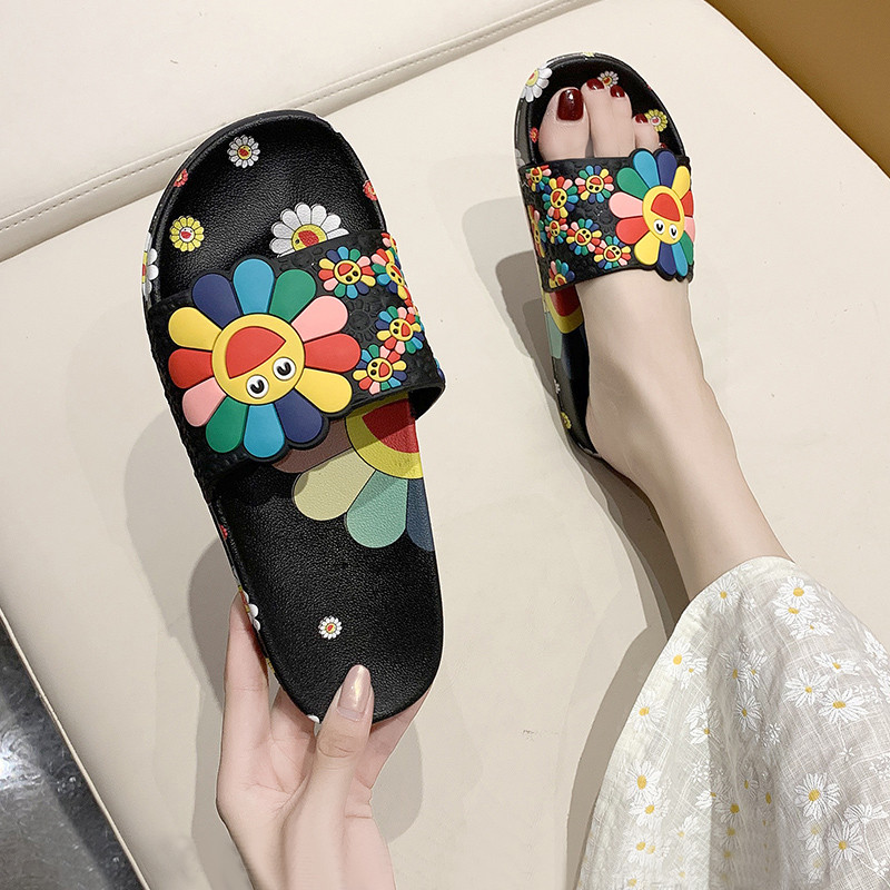 Νέο μοντέλο από καουτσούκ παντόφλες με μοτίβο