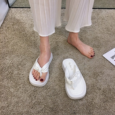 Sieviešu ikdienas čības starp pirkstiem vienkāršs modelis