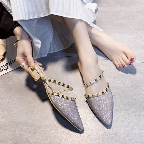 Γυναικείες λαμπερές παντόφλες - μυτερό μοντέλο