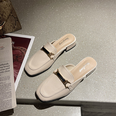 Sieviešu ādas čības ar metāla apdari - divās krāsās