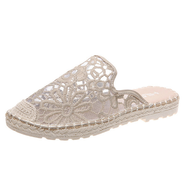 Papuci de dama inchisi din dantela cu talpa plata