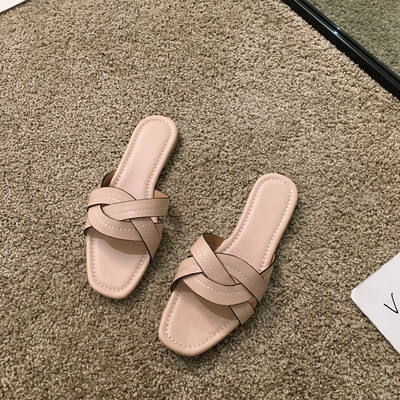 Κομψές γυναικείες παντόφλες από οικολογικό δέρμα με επίπεδη σόλα