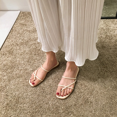 Sieviešu ikdienas čības starp pirkstiem no eko ādas