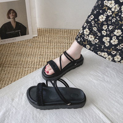 Sieviešu platformas čības ar metāla elementu