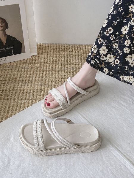 Sieviešu platformas čības ar metāla elementu