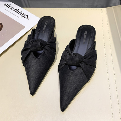 Mūsdienīgs čību smails modelis