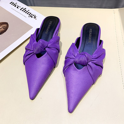 Mūsdienīgs čību smails modelis