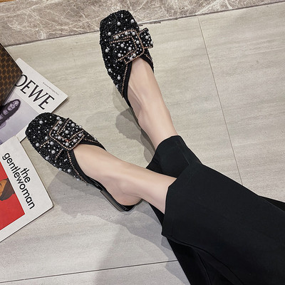 Sieviešu modernas čības ar pērlēm un sprādzi