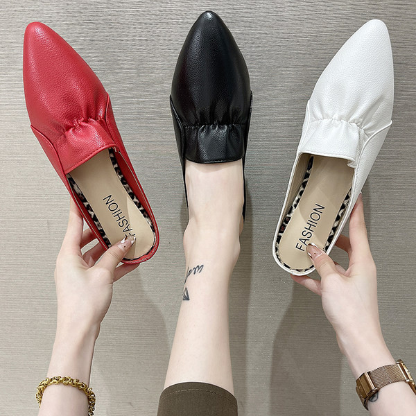 Papuci dama model ascutit - din piele ecologica