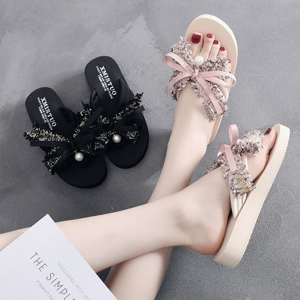 Γυναικείες παντόφλες με σόλα και διακόσμηση με κορδέλα και πέρλες