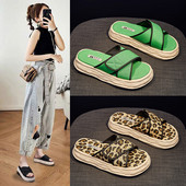 Ikdienas platformas čības ar tekstila krusteniskām siksnām