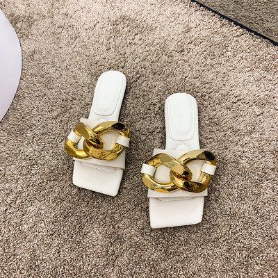 Stilīgas sieviešu čības ar plakanu zoli un sprādzi, vienkāršs modelis