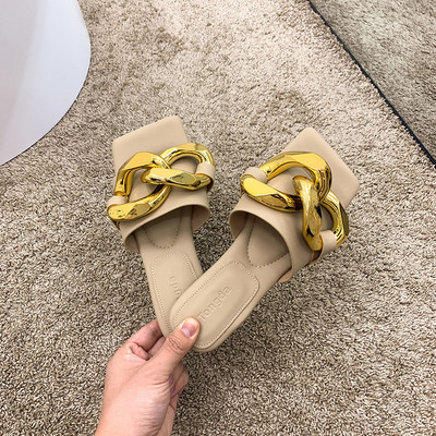 Stilīgas sieviešu čības ar plakanu zoli un sprādzi, vienkāršs modelis