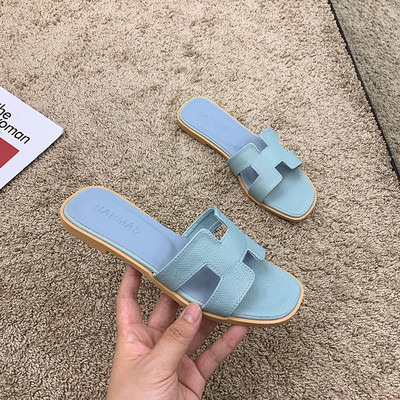 Μοντέρνες γυναικείες παντόφλες απλό μοντέλο