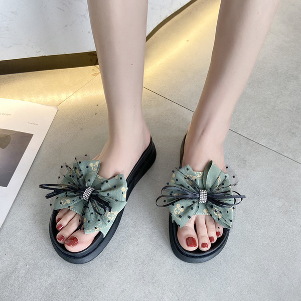 Γυναικείες σαγιονάρες με τούλι κορδέλα