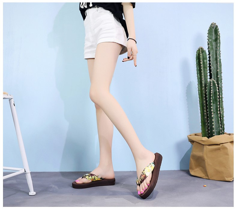 Jauns sieviešu čību modelis pār purngalu ar ērtu zoli un ziedu motīviem