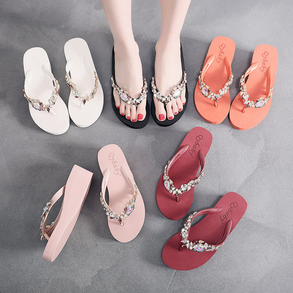 Νέο μοντέλο γυναικείες παντόφλες διακοσμημένες με διακοσμητικές πέτρες