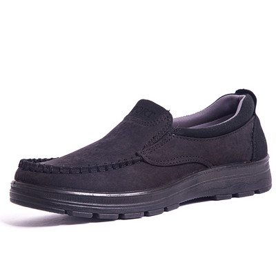 Jauns vīriešu mokasīnu modelis trīs krāsās