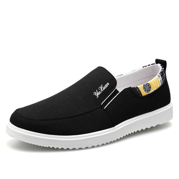 Ανδρικά μοκασίνια σε διάφορα μοντέλα με επιγραφή και εφαρμογές