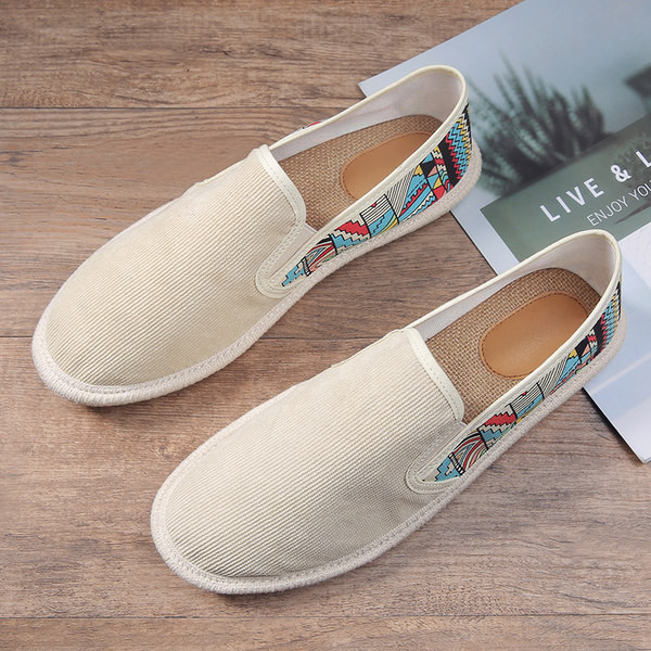 Μοντέρνα καθημερινά ανδρικά μοκασίνια - διάφορα μοντέλα