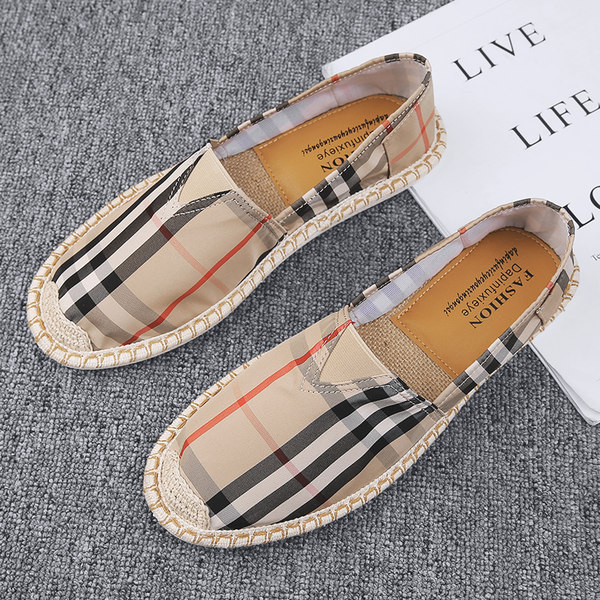 Μοντέρνα καθημερινά ανδρικά μοκασίνια - διάφορα μοντέλα