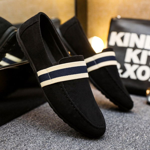 Stilīgi vīriešu mokasīni no eko zamšādas ar svītrām