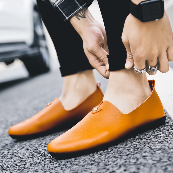 Jauns mokasīnu modelis ar plakanu zoli no eko ādas