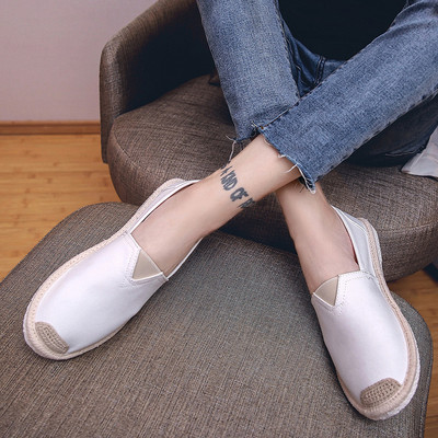 Ανδρικά μοκασίνια με επίπεδη σόλα και κέντημα - δύο χρώματα