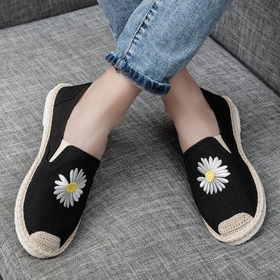 Ανδρικά μοκασίνια με επίπεδη σόλα και κέντημα - δύο χρώματα