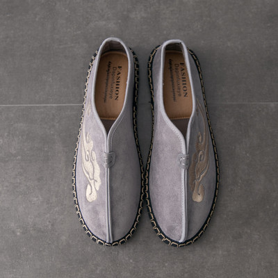 Ανδρικά μοκασίνια από οικολογικό σουέτ με κέντημα