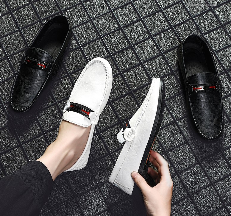 Νέο μοντέλο ανδρικά μοκασίνια με μεταλλικό στοιχείο από οικολογικό δέρμα