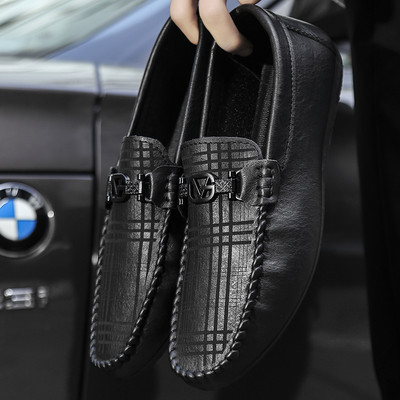 Νέο μοντέλο ανοιξιάτικά ανδρικά μοκασίνια από οικολογικό δέρμα με μεταλλική διακόσμηση