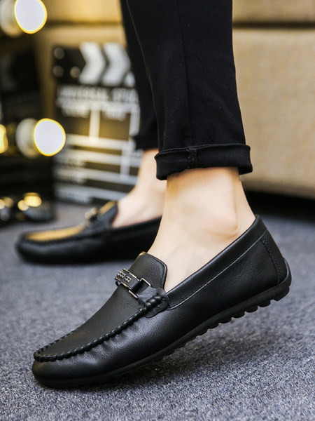 Νέο μοντέλο ανοιξιάτικά ανδρικά μοκασίνια από οικολογικό δέρμα με μεταλλική διακόσμηση