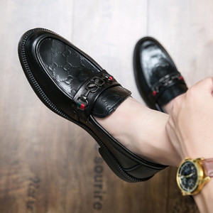 Μοντέρνά ανδρικά μοκασίνια από ανάγλυφο οικολογικό δέρμα