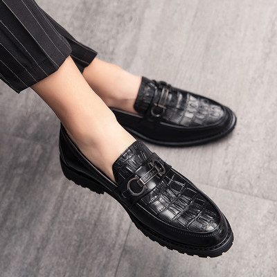 Μοντέρνά ανδρικά μοκασίνια από ανάγλυφο οικολογικό δέρμα