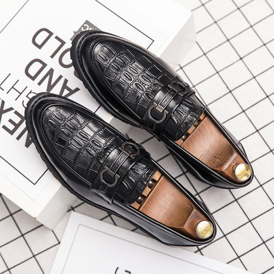 Μοντέρνά ανδρικά μοκασίνια από ανάγλυφο οικολογικό δέρμα