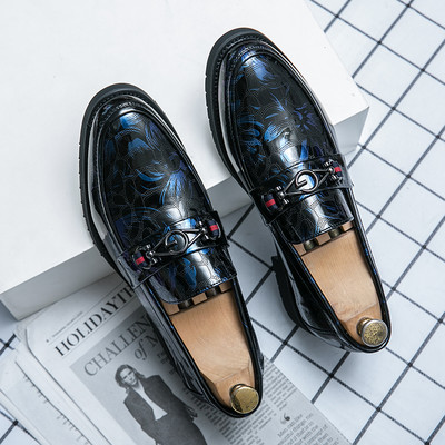 Μοντέρνά ανδρικά μοκασίνια από ανάγλυφο οικολογικό δέρμα