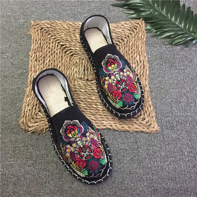 Mocasini casual barbatesti cu broderie