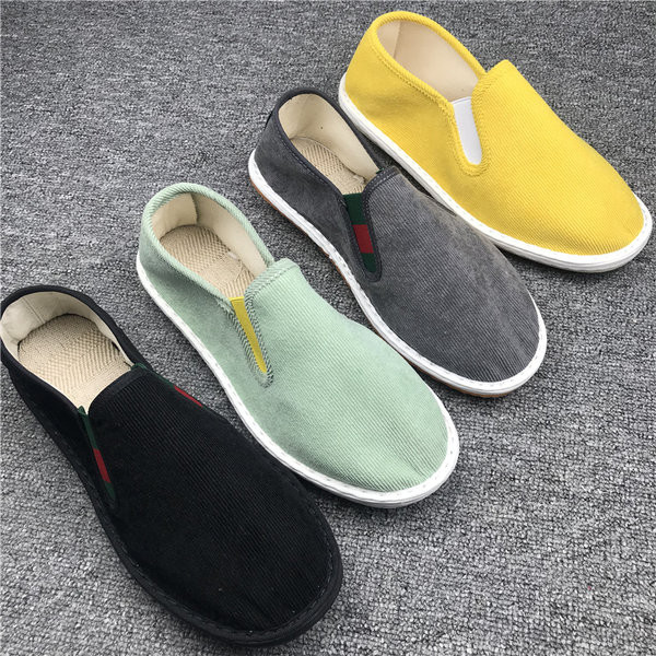 Ανδρικά μοκασίνια από υφάσματα με επίπεδη σόλα σε διάφορα χρώματα