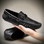 Καλοκαιρινά μοκασίνια από οικολογικό δέρμα με μεταλλική διακόσμηση