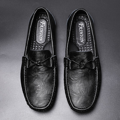 Καλοκαιρινά μοκασίνια από οικολογικό δέρμα με μεταλλική διακόσμηση