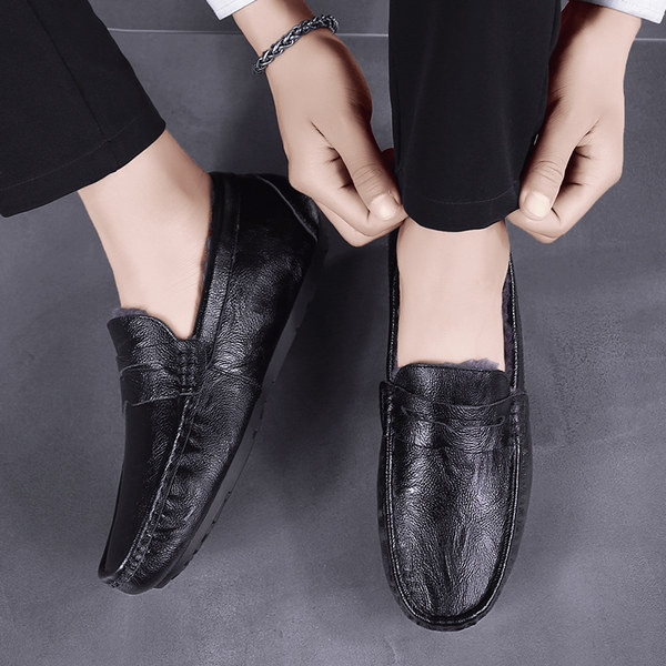 Καλοκαιρινά  μοκασίνια από οικολογικό δέρμα με μεταλλική διακόσμηση