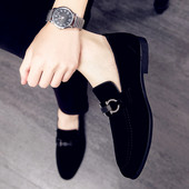 Νέο μοντέλο ανδρικά μοκασίνια σουέτ με μεταλλικό στοιχείο