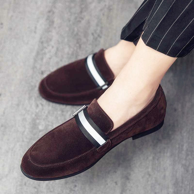 Νέο μοντέλο ανδρικά μοκασίνια σουέτ με μεταλλικό στοιχείο