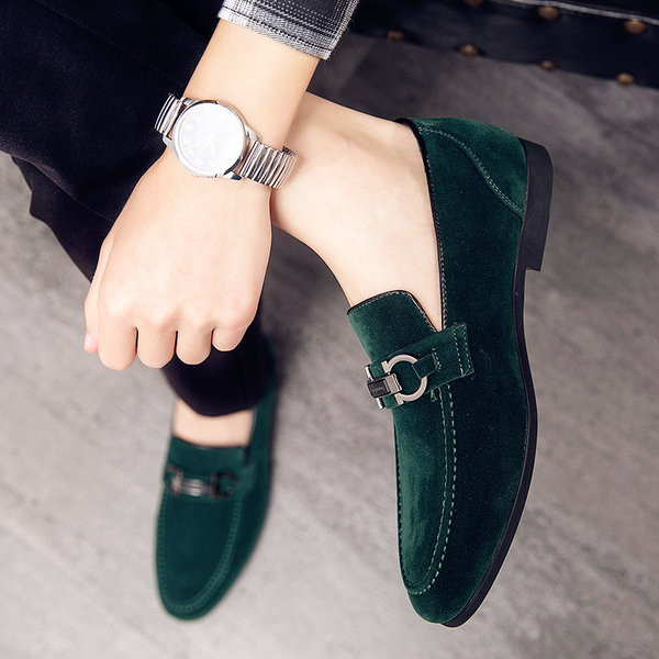 Νέο μοντέλο ανδρικά μοκασίνια σουέτ με μεταλλικό στοιχείο