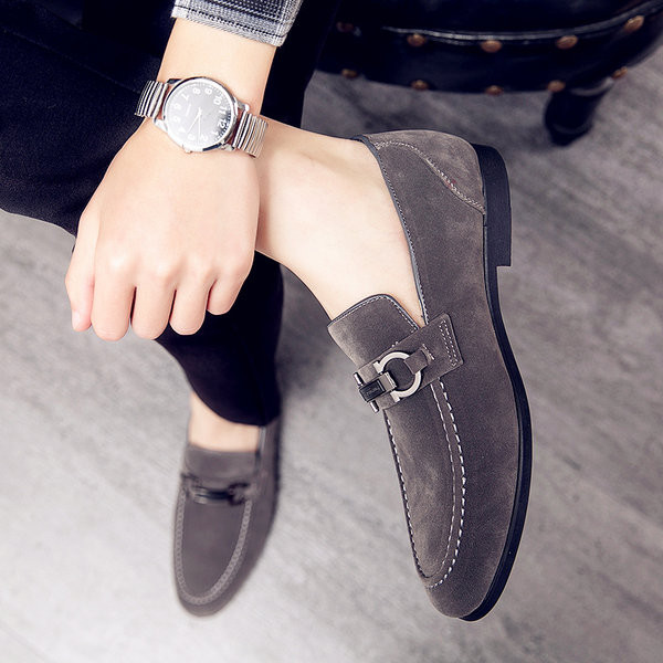 Νέο μοντέλο ανδρικά μοκασίνια σουέτ με μεταλλικό στοιχείο