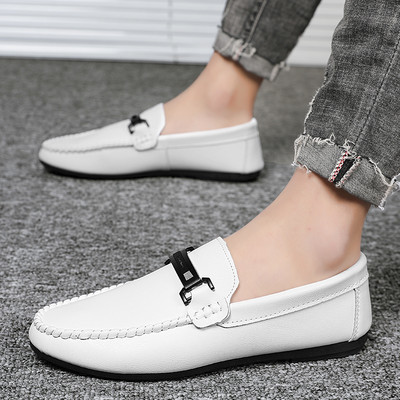 Νέο μοντέλο κλασικά μοκασίνια από οικολογικό δέρμα με μεταλλικό στοιχείο